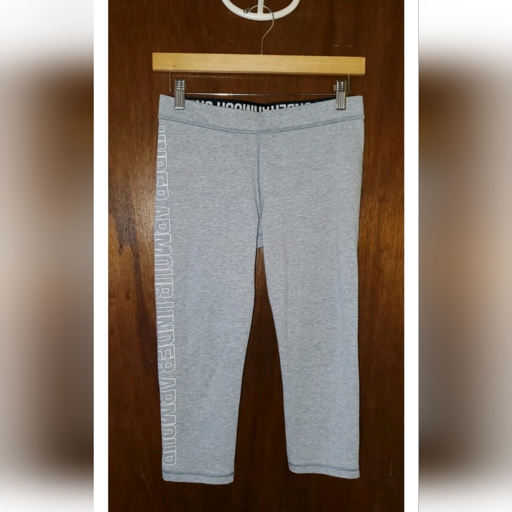 Under Armour Gray Crop Logo  Leggings Sz Small